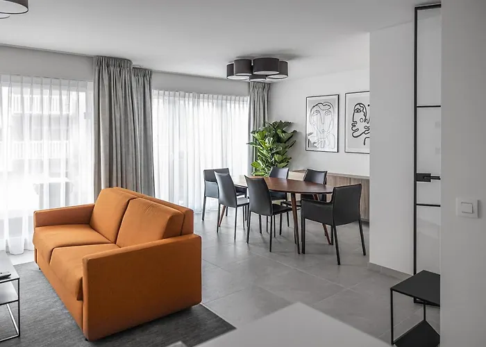 Petunia De Haan - Casselbergh Residences