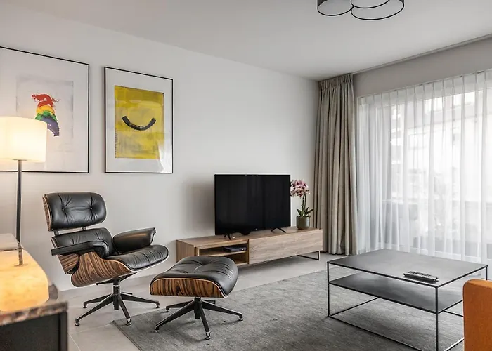 Petunia De Haan - Casselbergh Residences